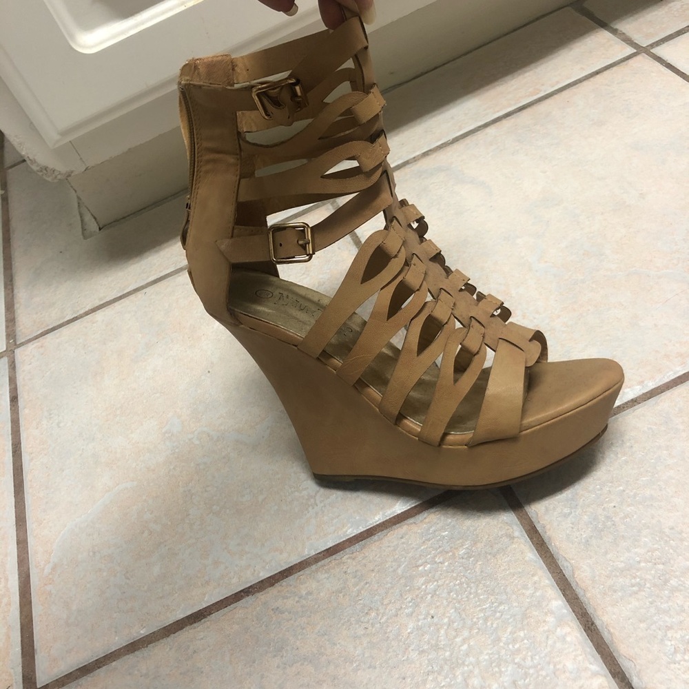 Wedge heels